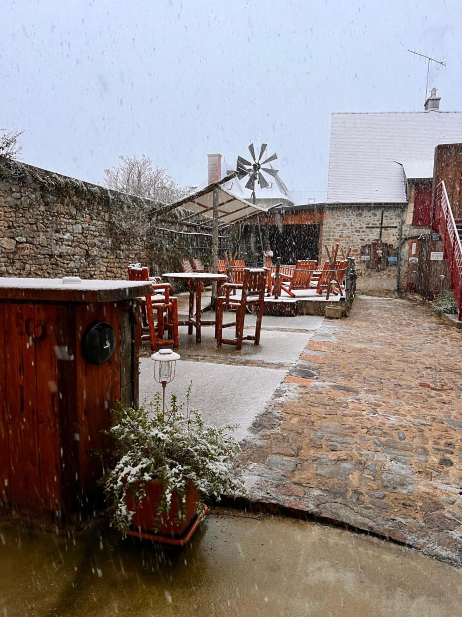 Hotel Le Ranch Brûlon المظهر الخارجي الصورة